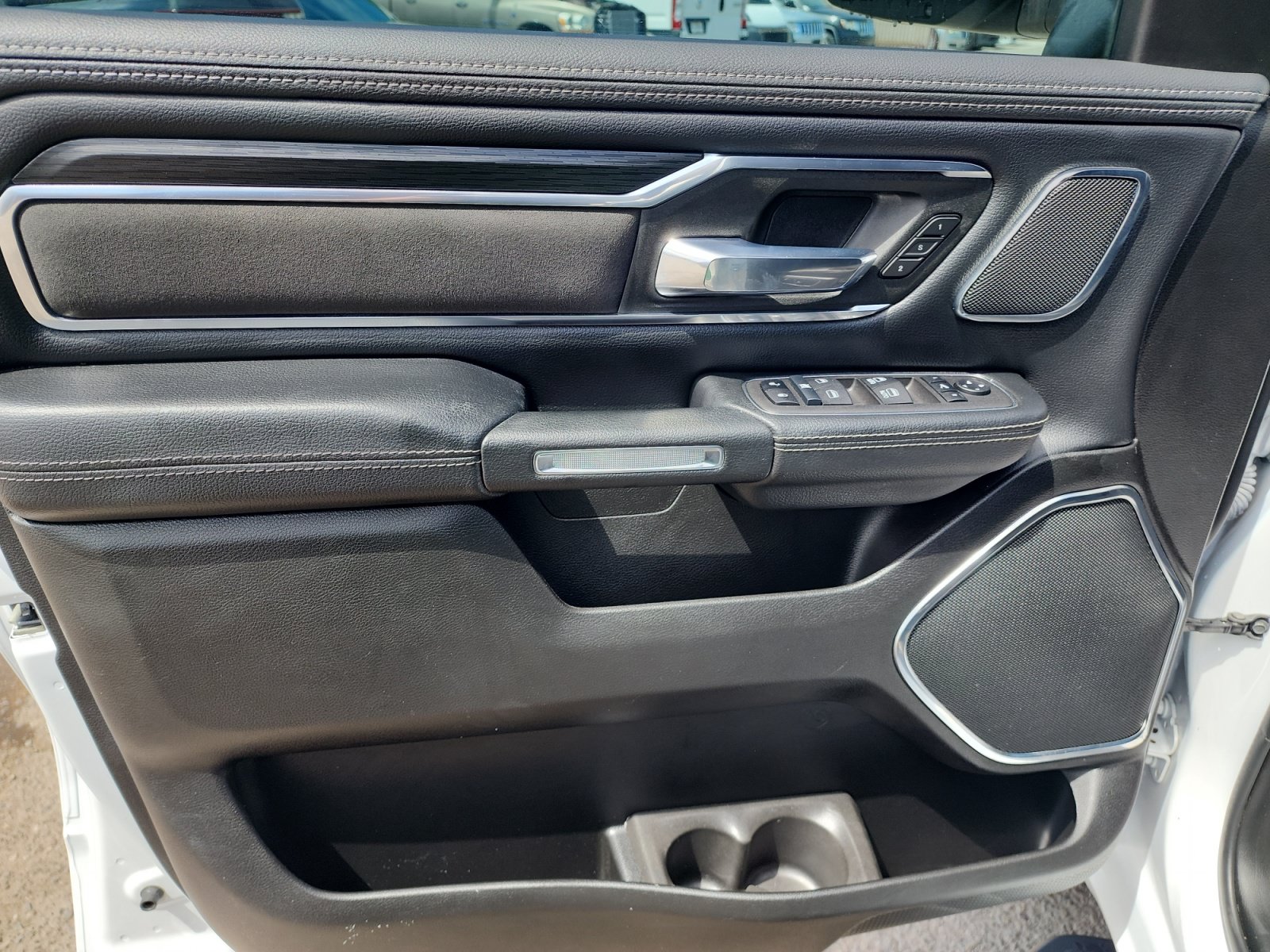 Used 2024 RAM 1500 Laramie AWD/4WD image 14