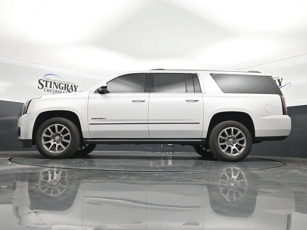 Used 2020 GMC Yukon XL Denali w/ Enhanced Security Package RWD image 29