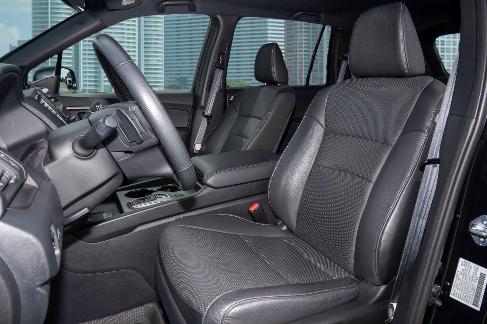 Certified 2025 Honda Passport EX-L image 17