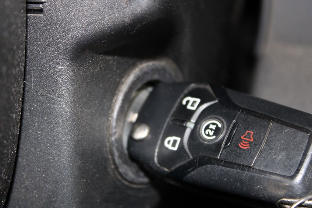 Used 2015 Ford F150 XLT w/ Equipment Group 302A Luxury image 28