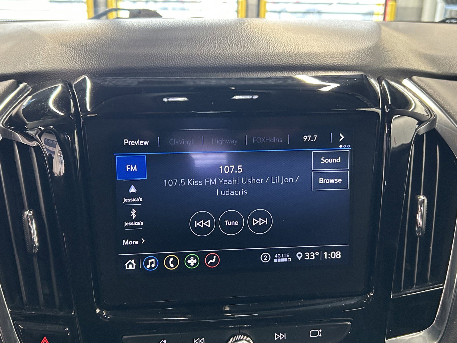 Used 2020 Chevrolet Traverse LT image 30