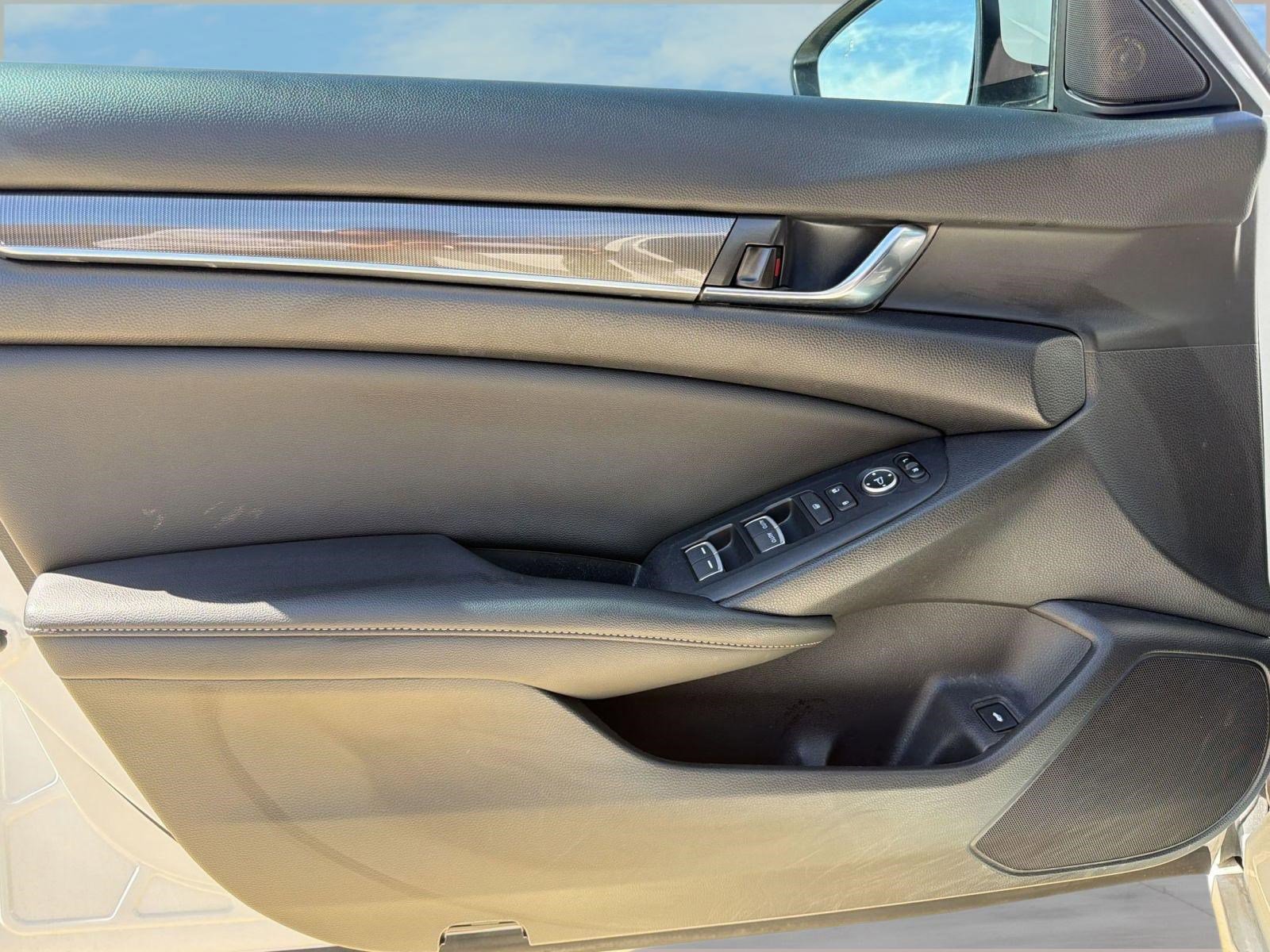 Used 2020 Honda Accord Sport image 11