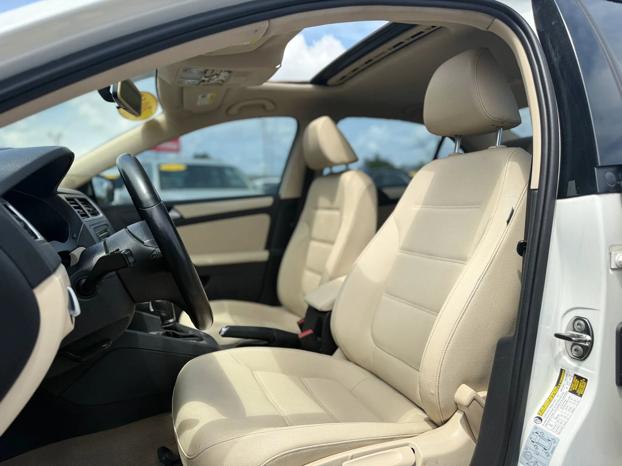Used 2012 Volkswagen Jetta SE FWD image 20