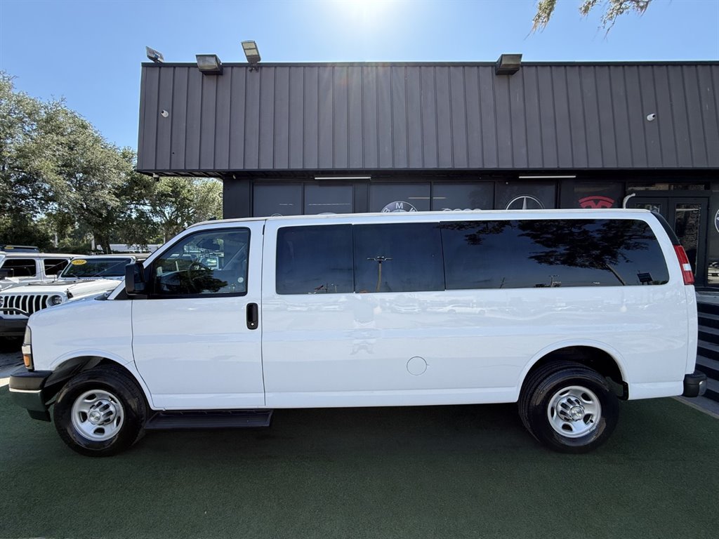 Used 2023 Chevrolet Express 3500 LT w/ LT Preferred Equipment Group RWD image 7