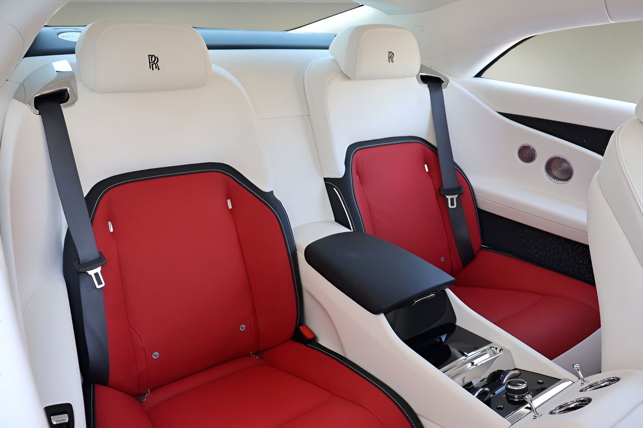 New 2026 Rolls-Royce Spectre image 21