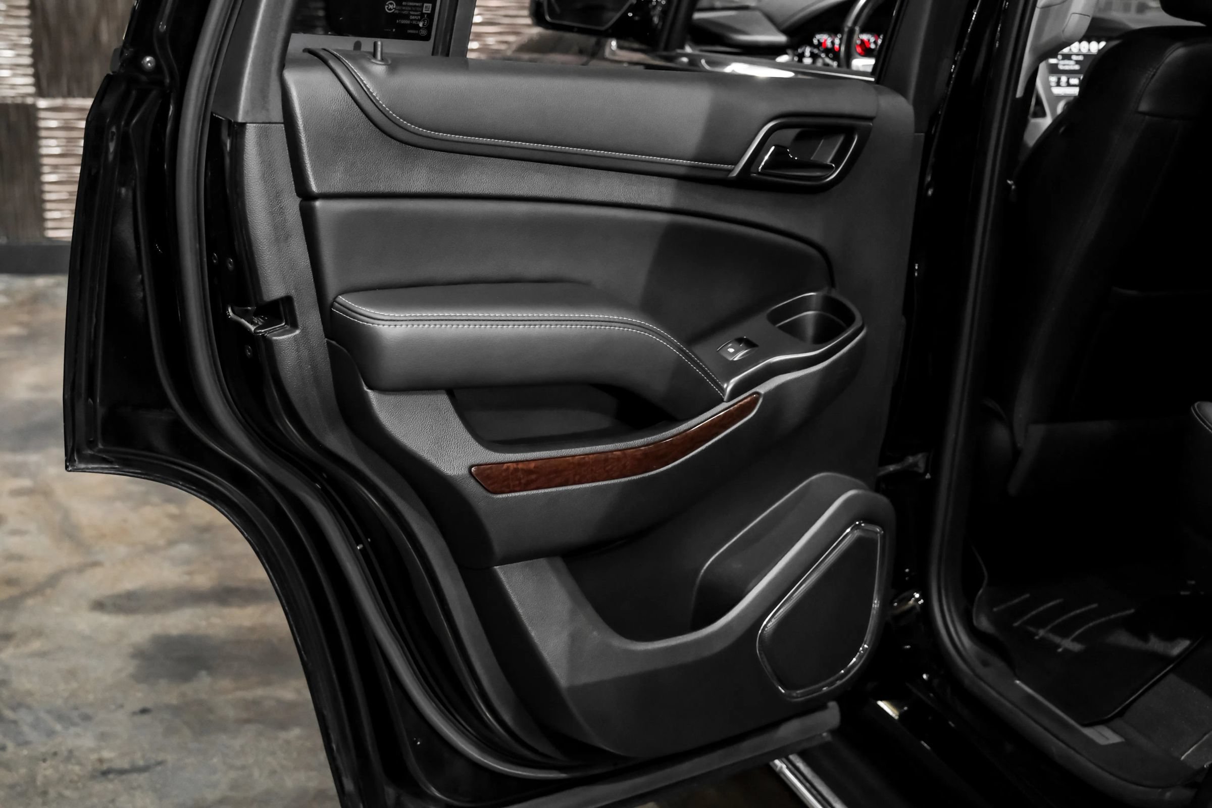 Used 2020 GMC Yukon SLT w/ Open Road Package AWD/4WD image 46
