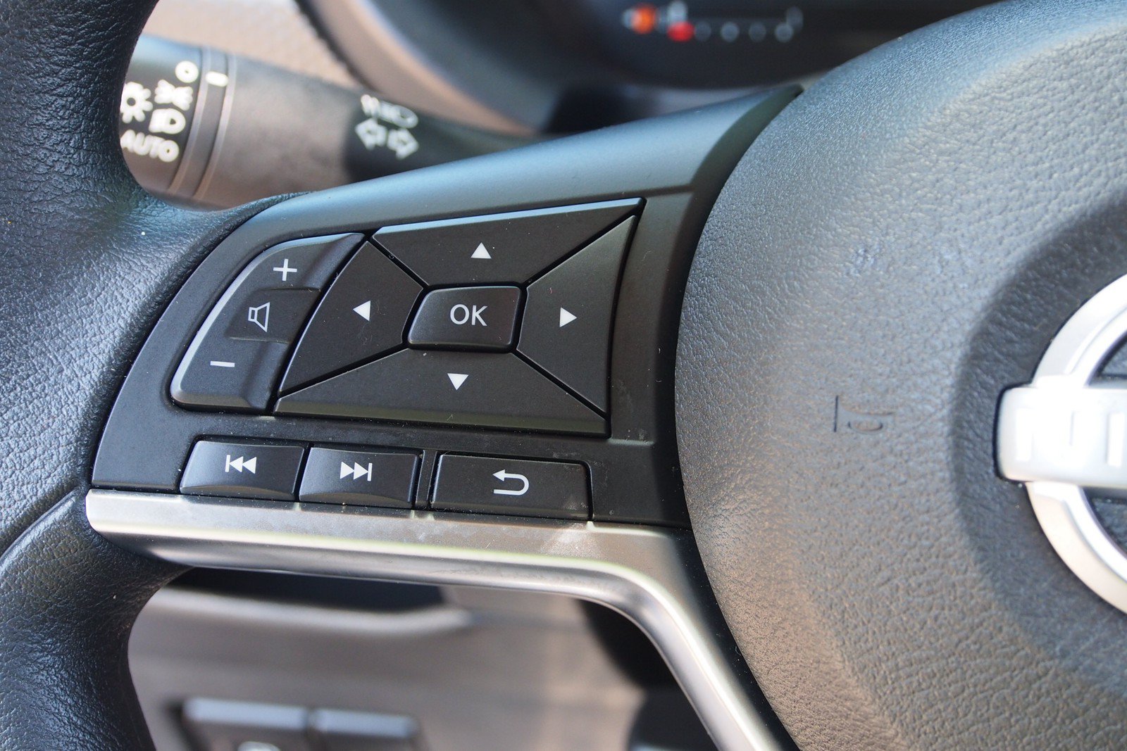 Used 2024 Nissan Kicks SV FWD image 21