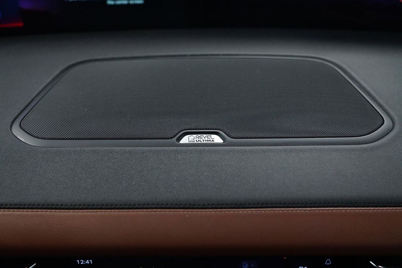 Used 2025 Lincoln Navigator Reserve image 38