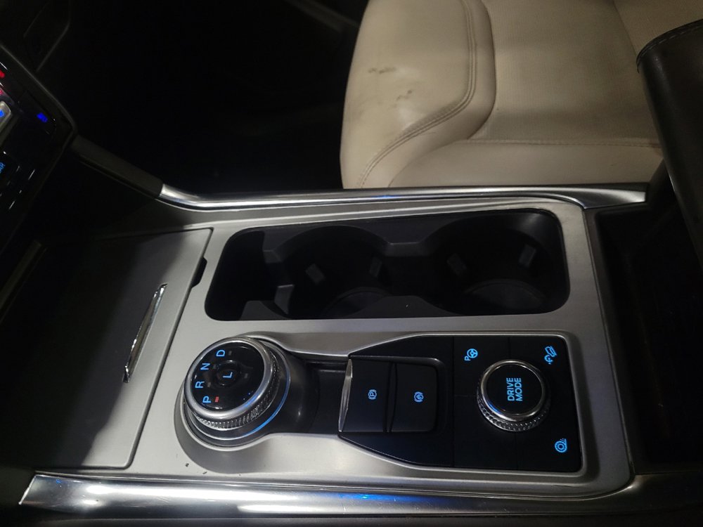 Used 2022 Ford Explorer Platinum w/ Premium Technology Package image 26