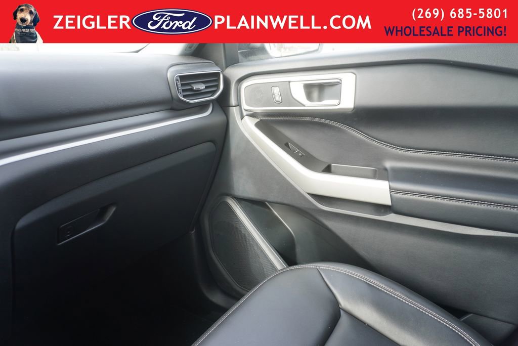 Used 2022 Ford Explorer XLT w/ Equipment Group 202A image 34