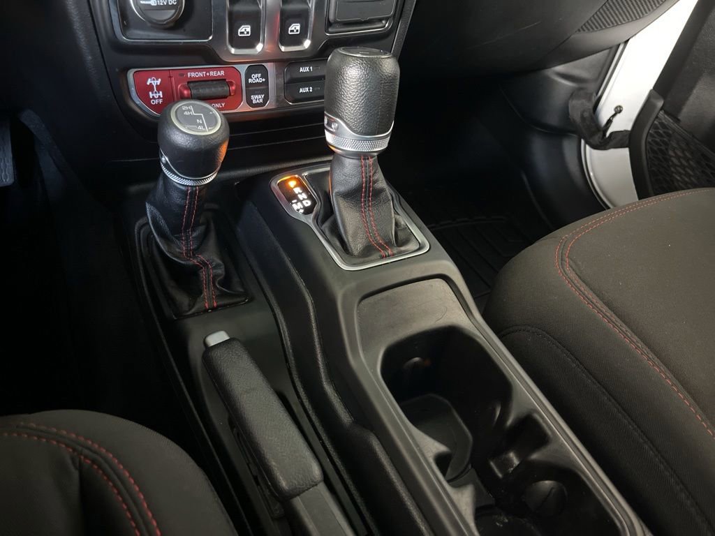 Used 2022 Jeep Wrangler Rubicon w/ Cold Weather Group AWD/4WD image 33