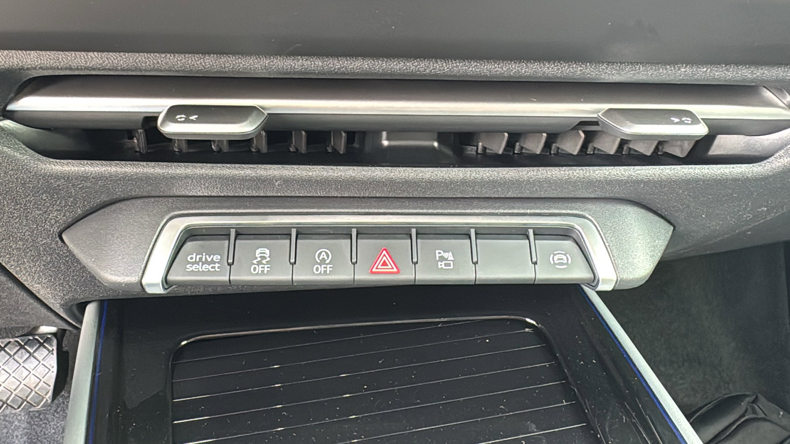 New 2026 Audi Q3 quattro 2.0T AWD/4WD image 20