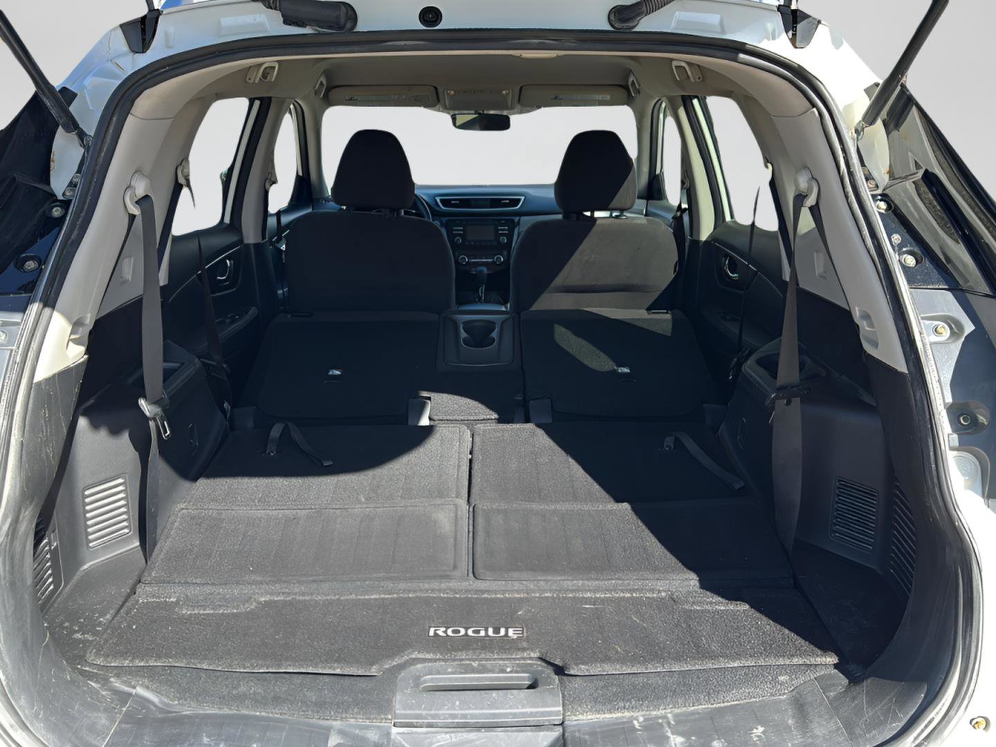 Used 2016 Nissan Rogue SV image 21