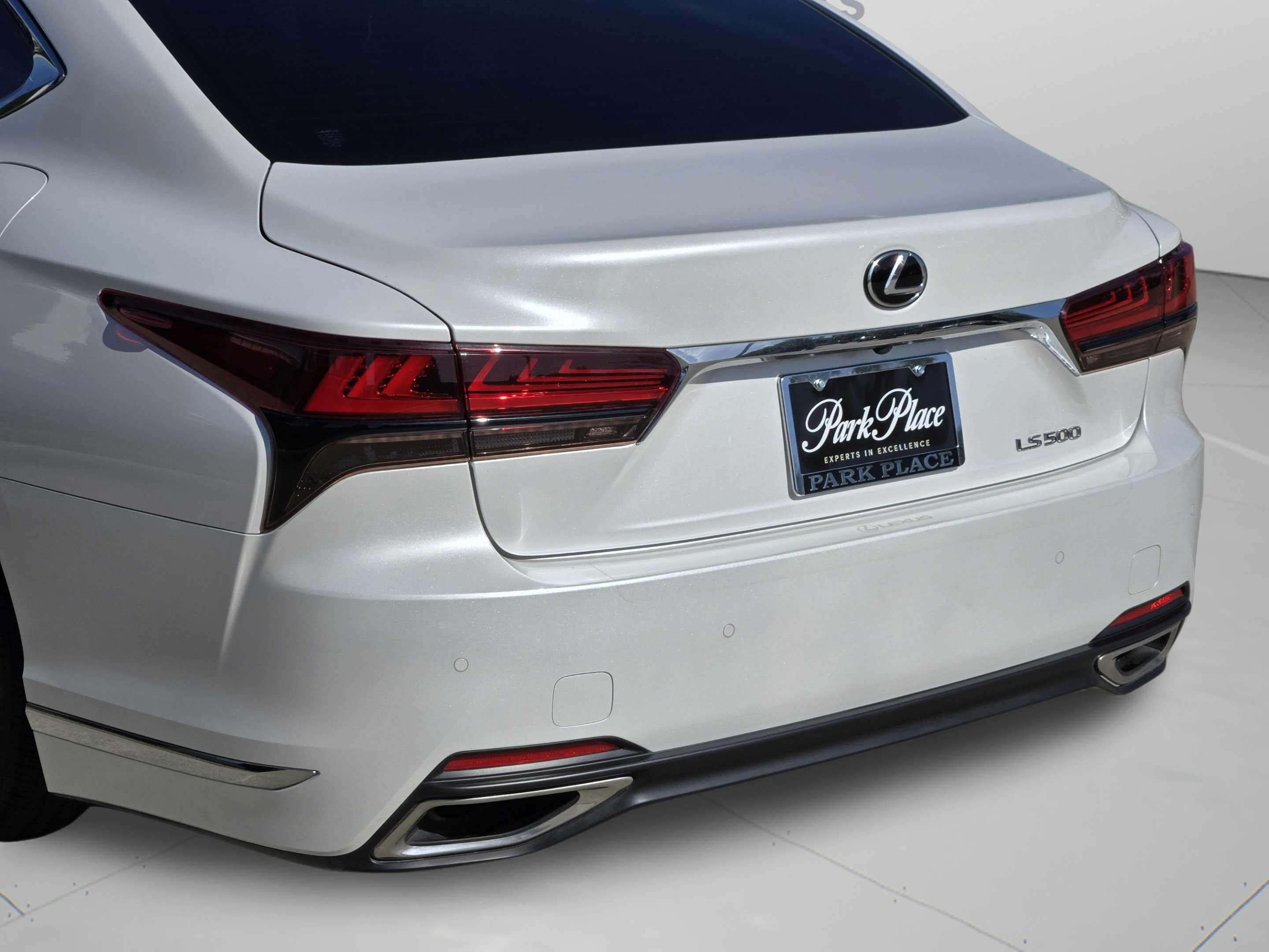 Used 2022 Lexus LS 500 w/ Interior Upgrade Package RWD image 35