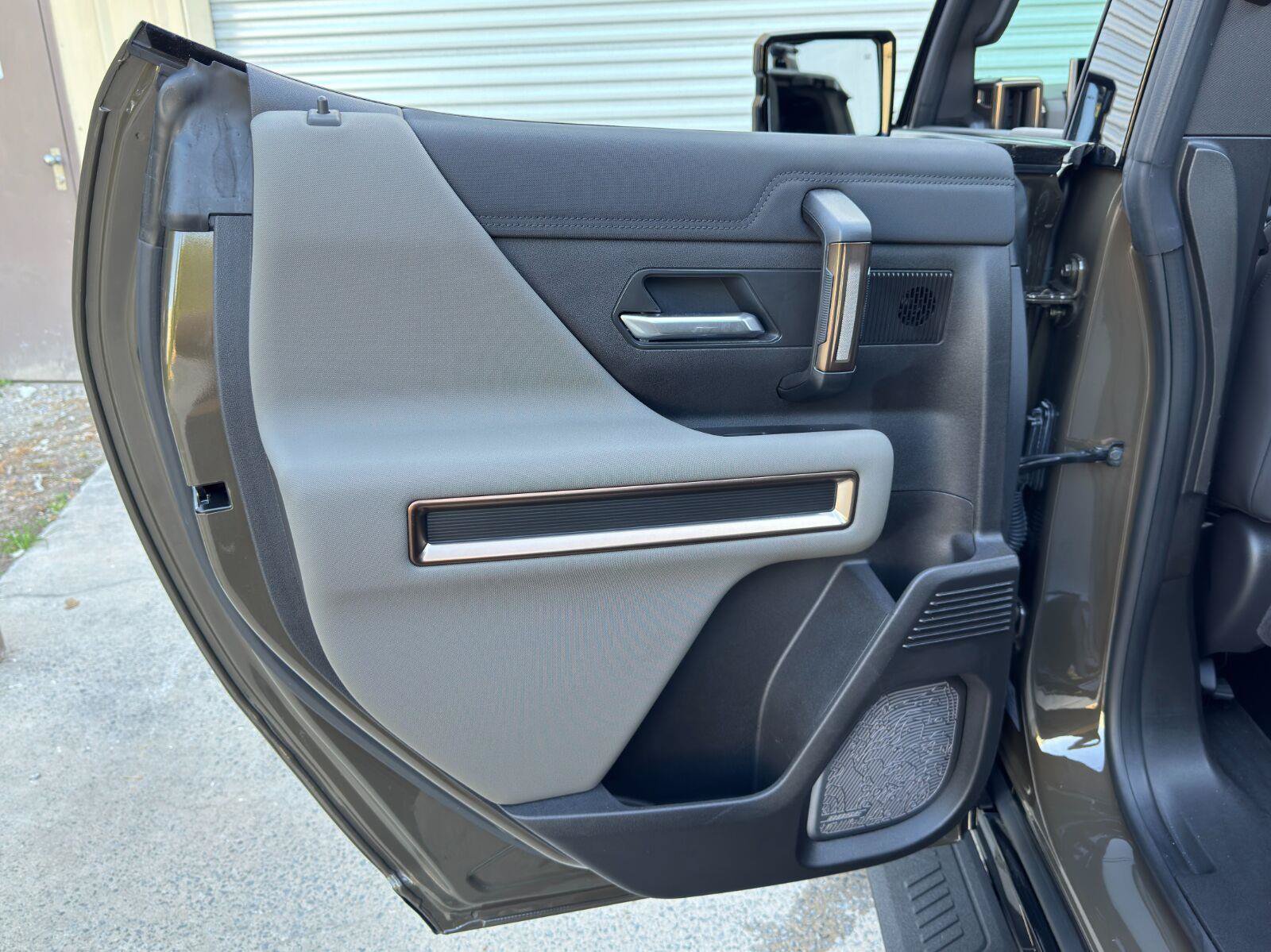 Used 2025 GMC Hummer EV 3X w/ LPO, Roof Cross Rail Package AWD/4WD image 51