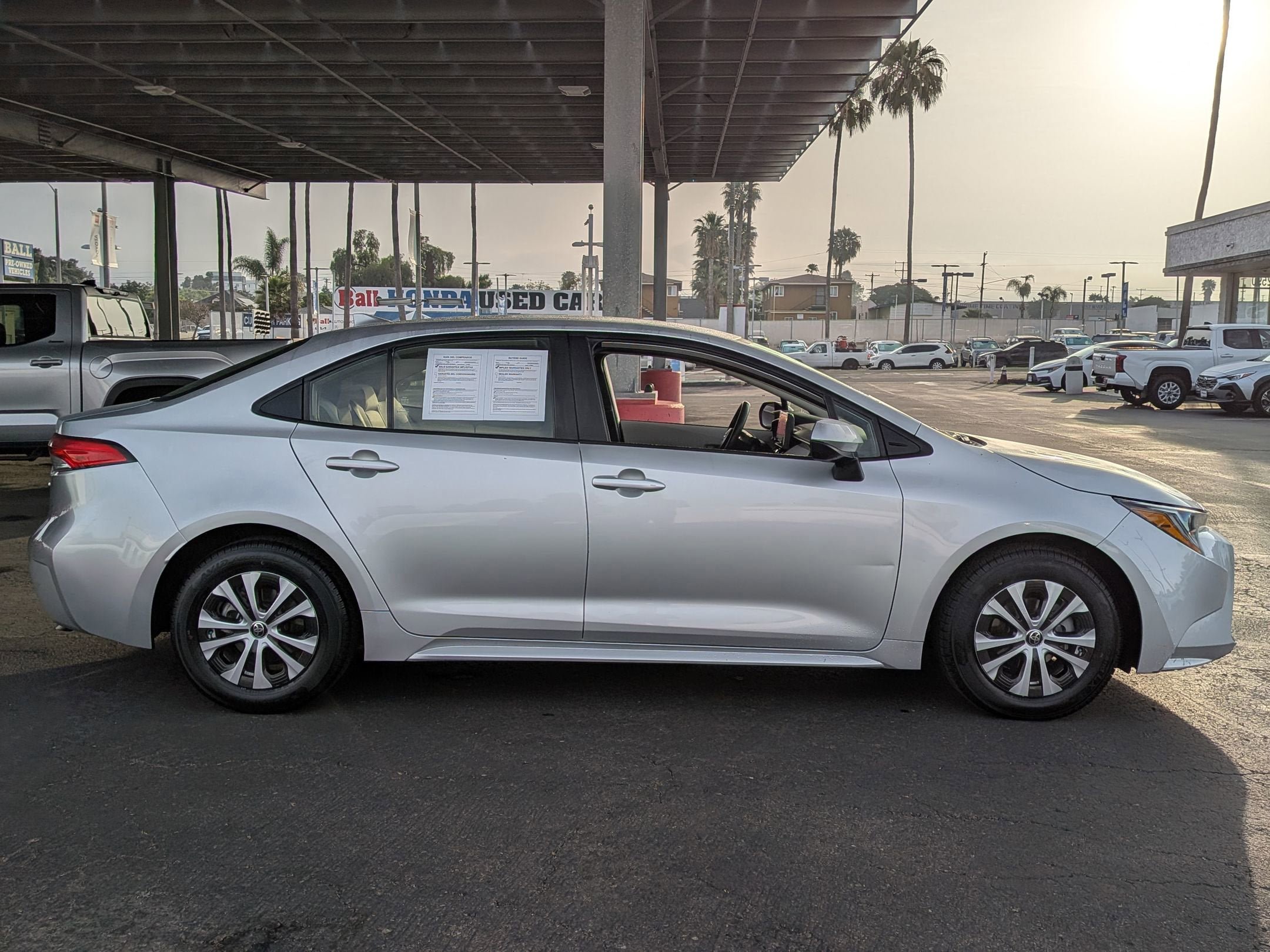 Certified 2022 Toyota Corolla LE FWD image 5