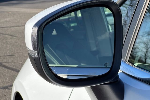 Used 2023 Chrysler Pacifica Touring-L image 52