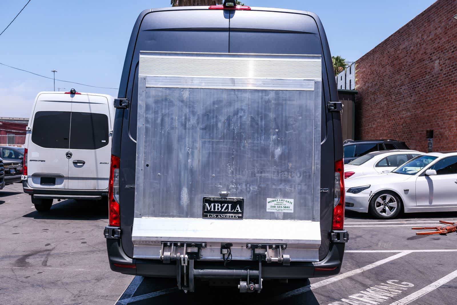 Used 2023 Mercedes-Benz Sprinter 4500 image 23
