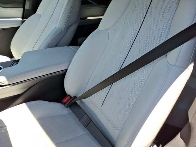 Certified 2024 Cadillac Lyriq Luxury AWD/4WD image 14
