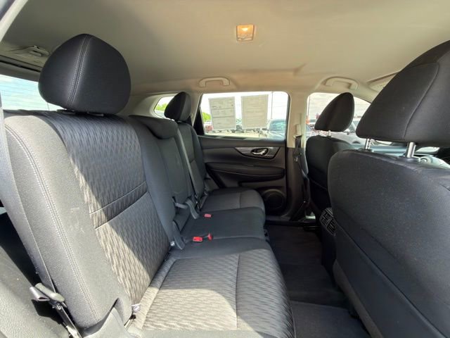 Used 2019 Nissan Rogue SV image 17