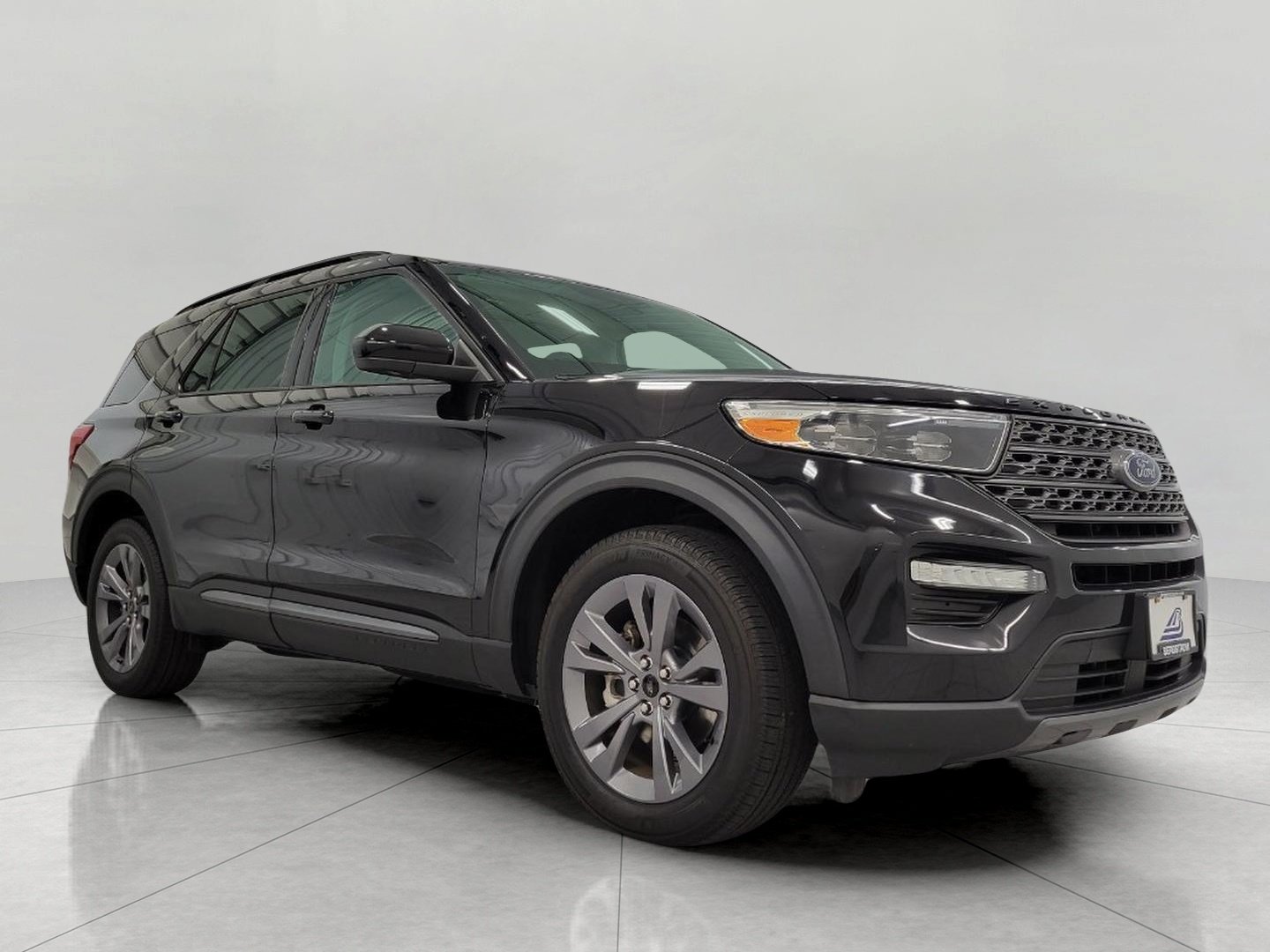 Used 2023 Ford Explorer XLT w/ Equipment Group 202A AWD/4WD image 31