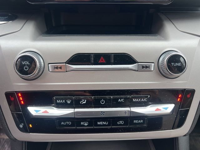 Used 2024 Ford Explorer XLT w/ Equipment Group 202A image 29