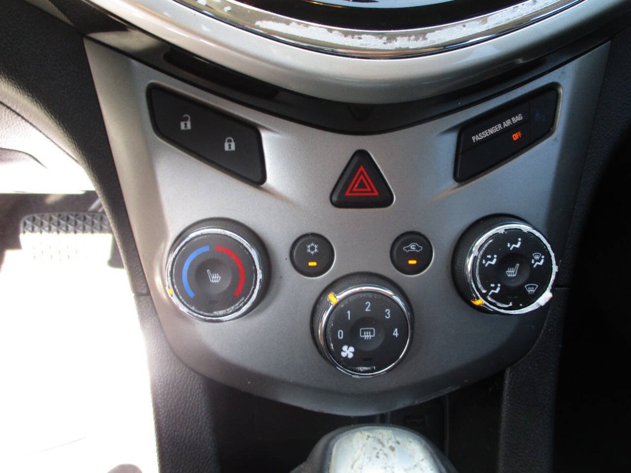 Used 2018 Chevrolet Sonic Premier FWD image 11