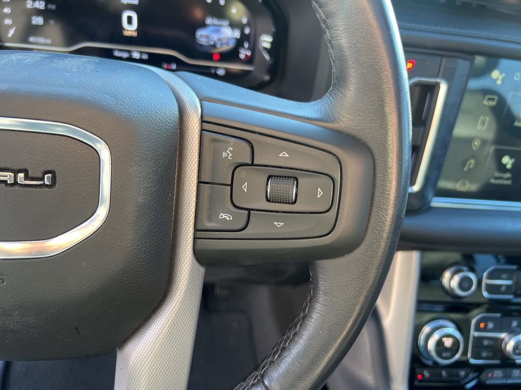 Used 2022 GMC Yukon XL Denali image 18