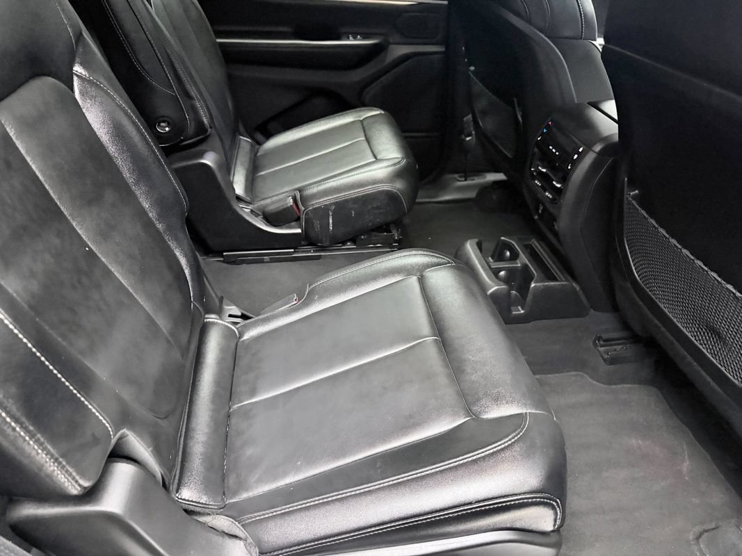 Used 2022 Jeep Grand Cherokee L Limited AWD/4WD image 14