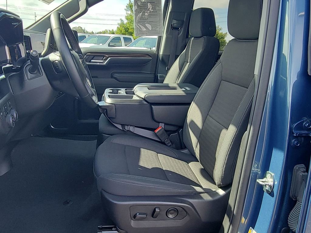 Used 2024 Chevrolet Silverado 1500 LT AWD/4WD image 18