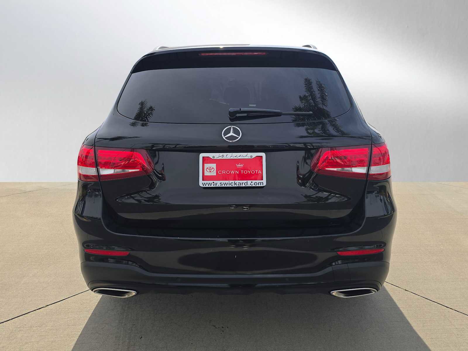 Used 2017 Mercedes-Benz GLC 300 4MATIC image 4