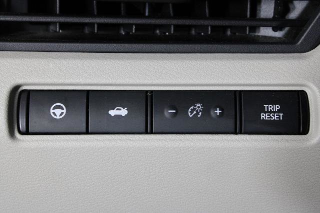 Certified 2020 Nissan Altima 2.0 Platinum FWD image 25
