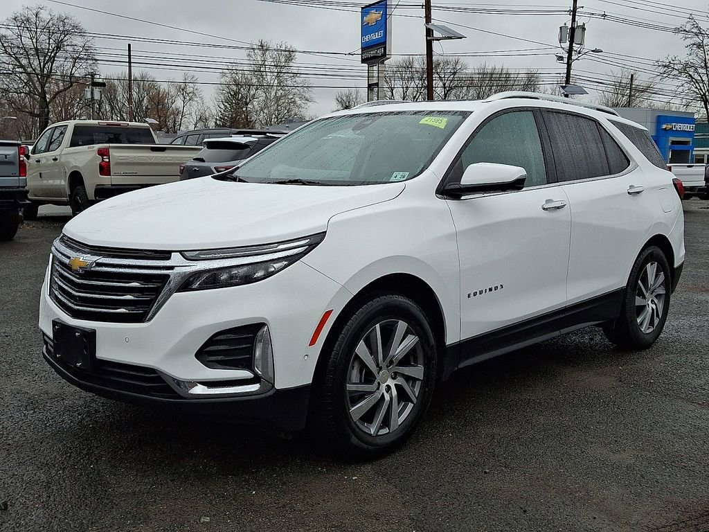 Used 2023 Chevrolet Equinox Premier image 3