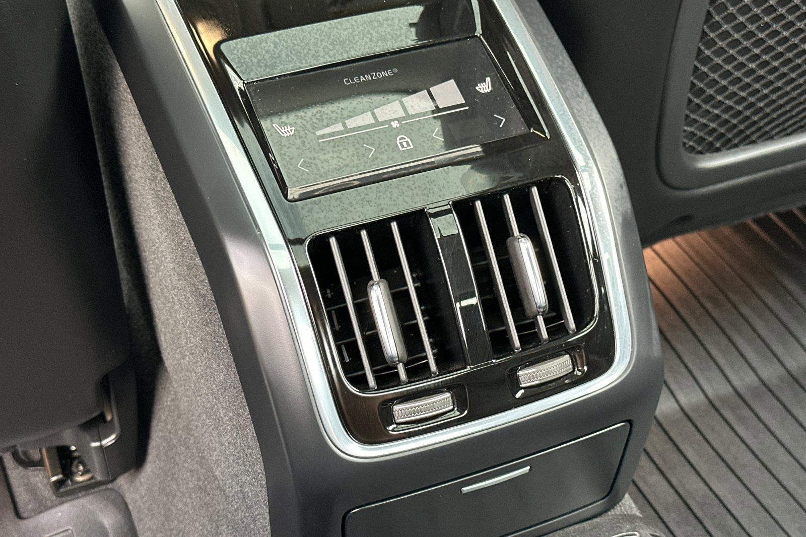 Certified 2023 Volvo S90 B6 Plus w/ Protection Package Premier image 15