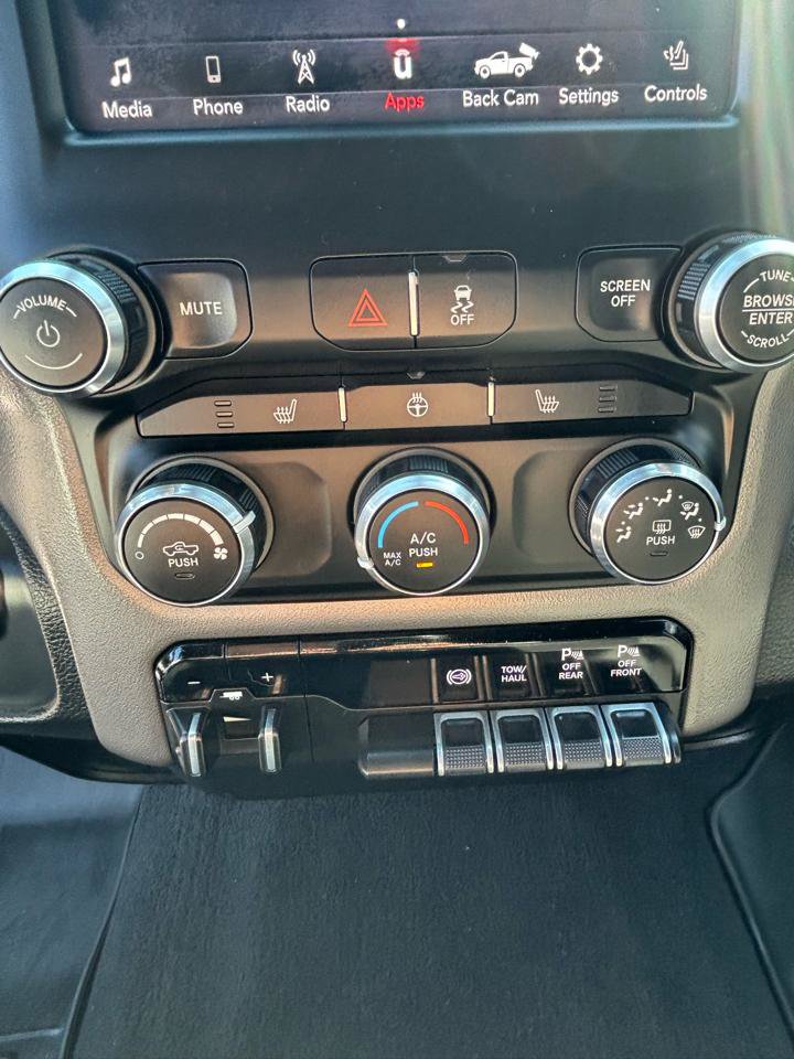 Used 2019 RAM 2500 Big Horn w/ Black Appearance Package AWD/4WD image 23
