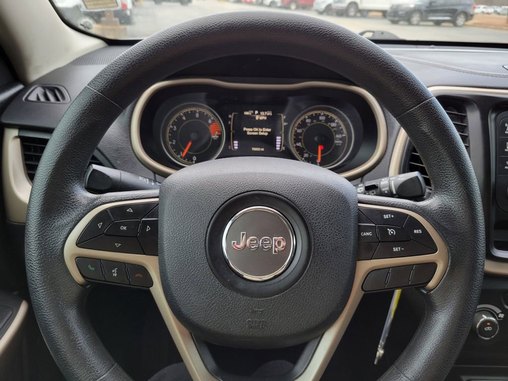 Used 2018 Jeep Cherokee Latitude image 31