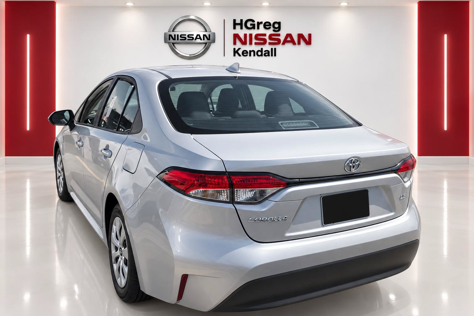 Used 2023 Toyota Corolla LE FWD image 2
