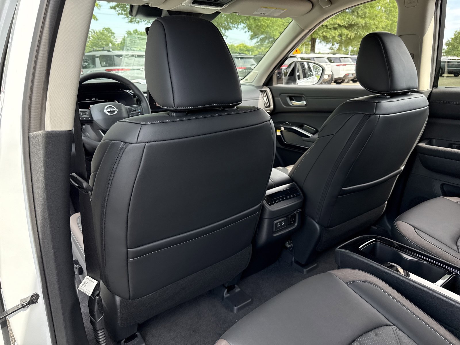 New 2026 Nissan Pathfinder Platinum FWD image 18