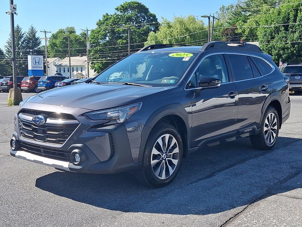 Used 2025 Subaru Outback Limited AWD/4WD image 3
