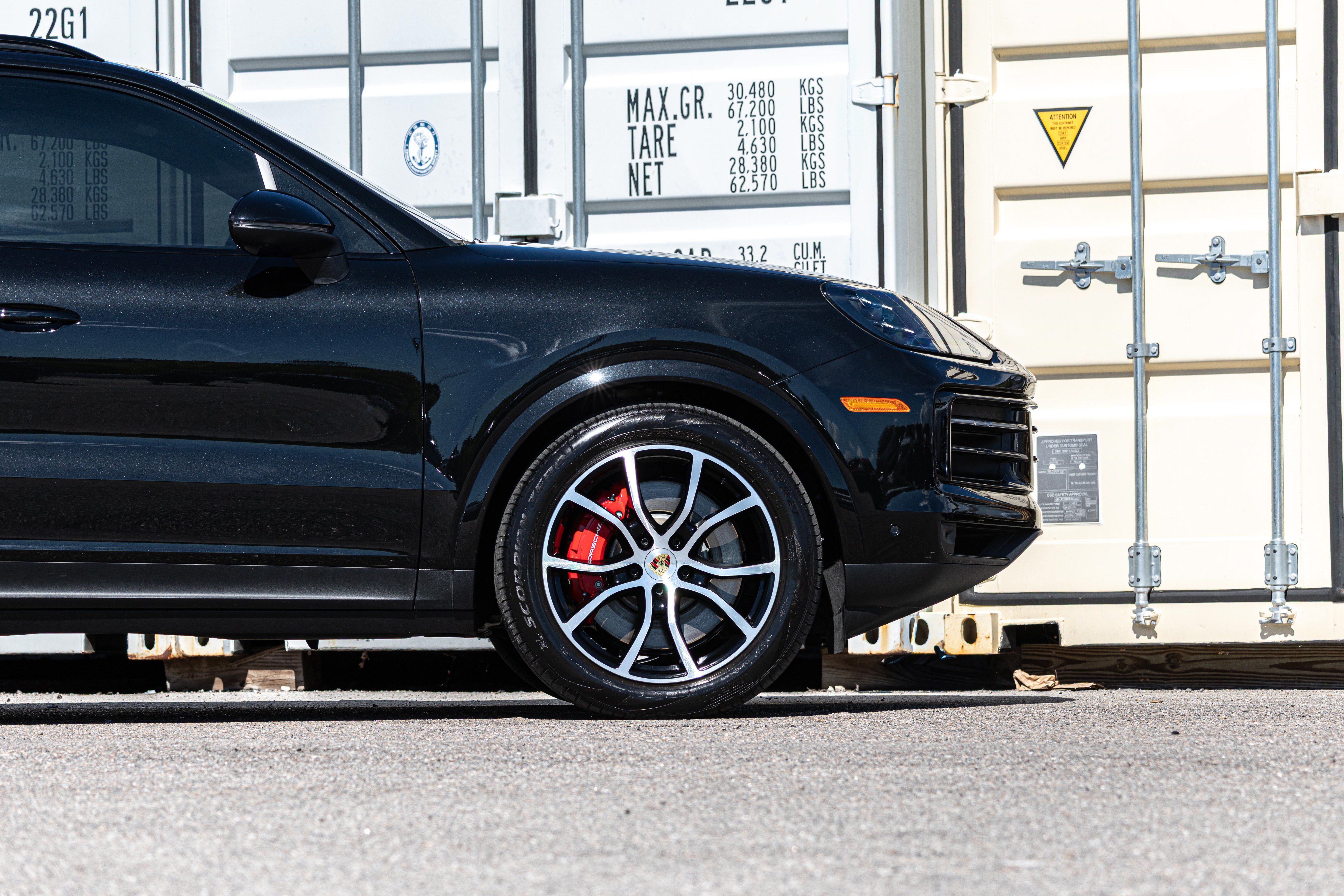 Used 2024 Porsche Cayenne S AWD/4WD image 30