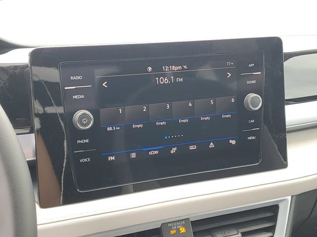 New 2025 Volkswagen Taos SE image 19