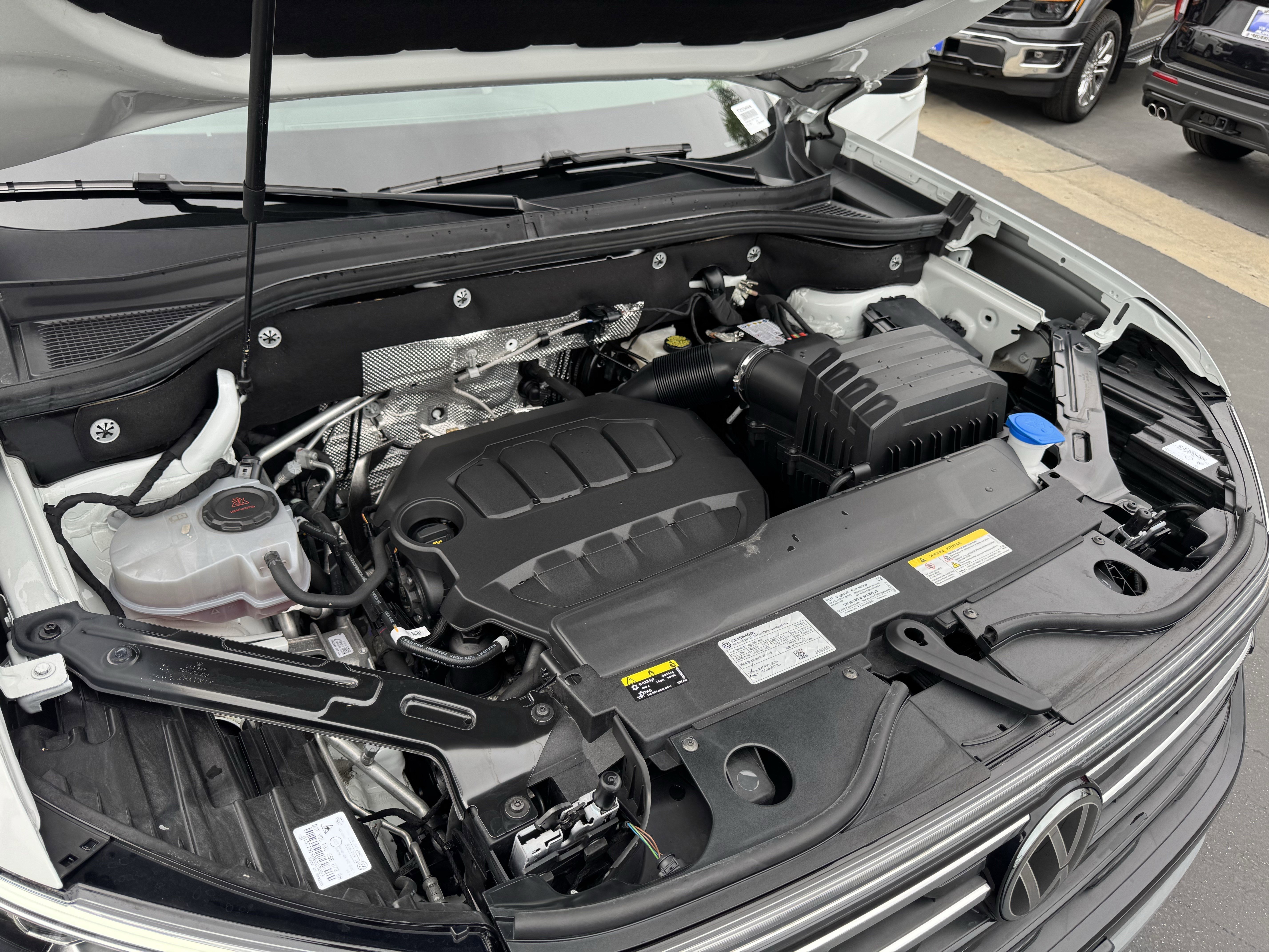 Certified 2024 Volkswagen Atlas Peak Edition SE image 42