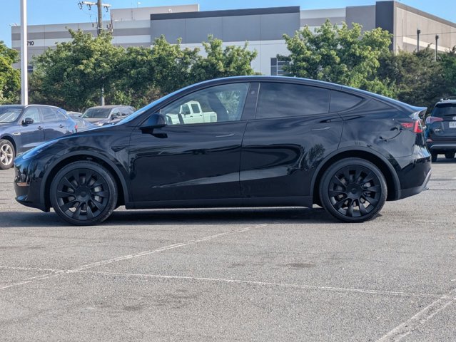 Used 2024 Tesla Model Y Long Range image 9