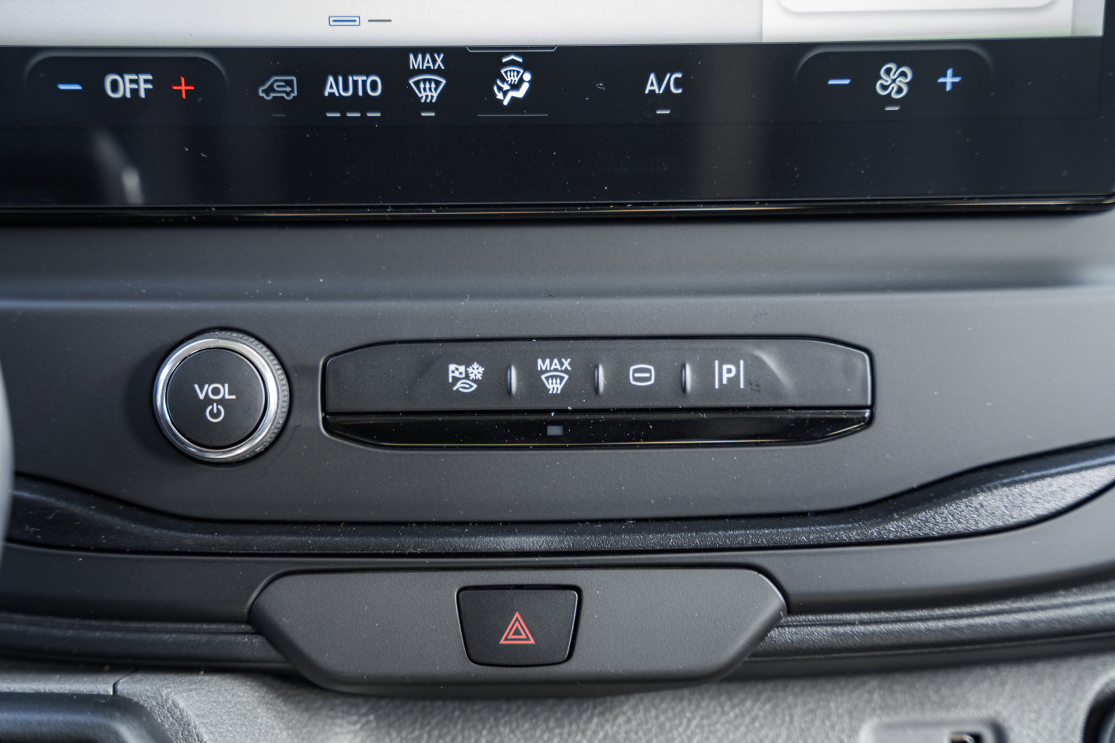 New 2026 Ford Transit 250 Low Roof w/ Load Area Protection Package RWD image 22