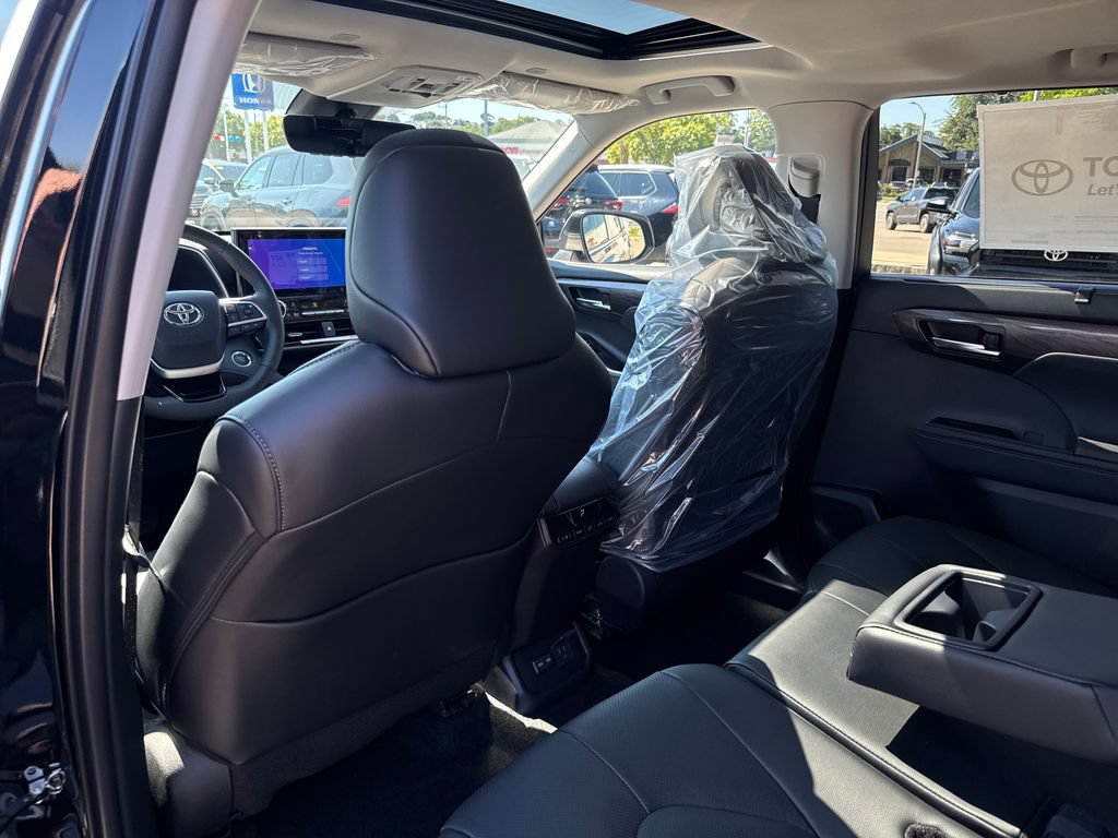 New 2026 Toyota Highlander Limited AWD/4WD image 35