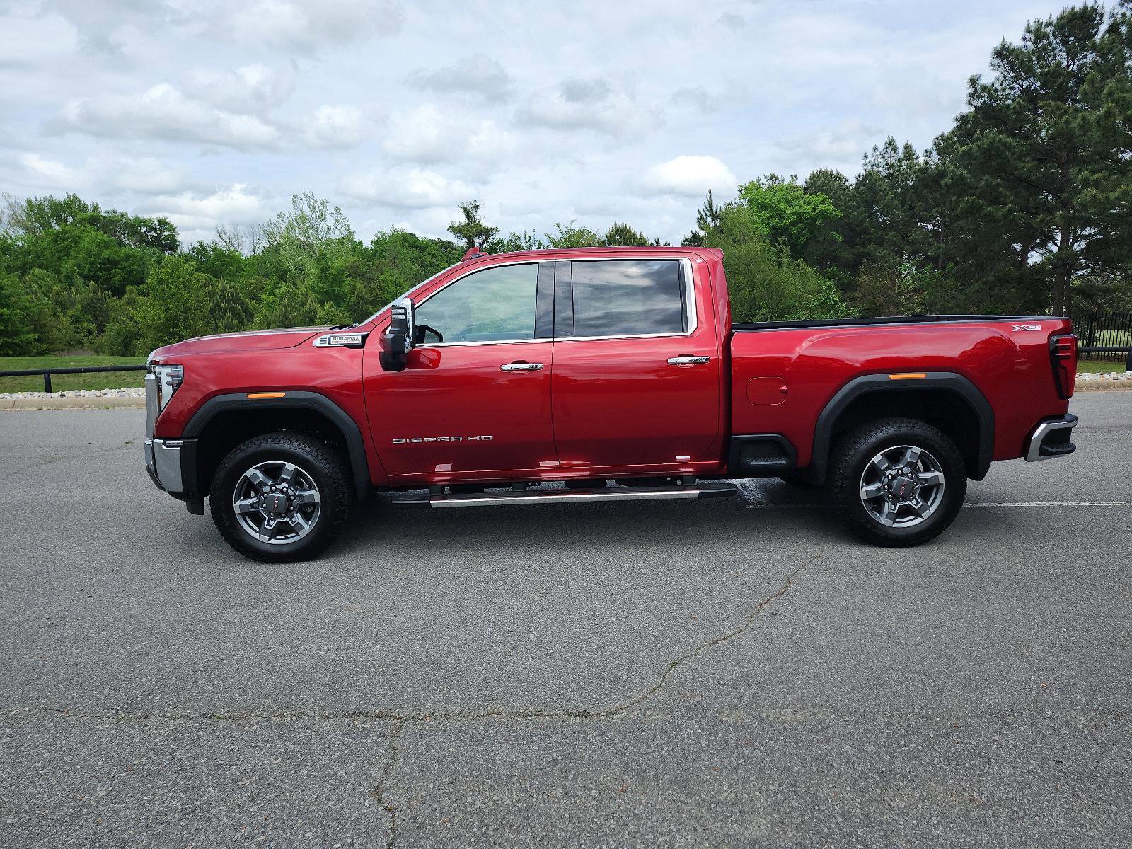 Certified 2025 GMC Sierra 2500 SLT w/ SLT Premium Package AWD/4WD image 2
