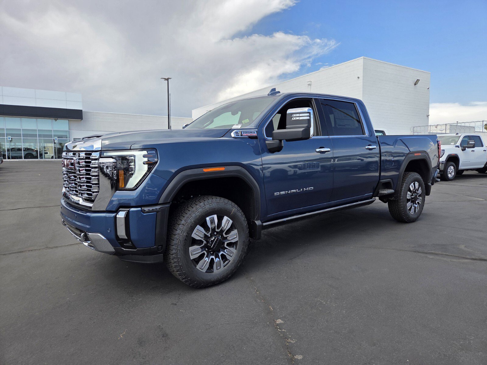 New 2025 GMC Sierra 2500 Denali w/ Denali Reserve Package image 2