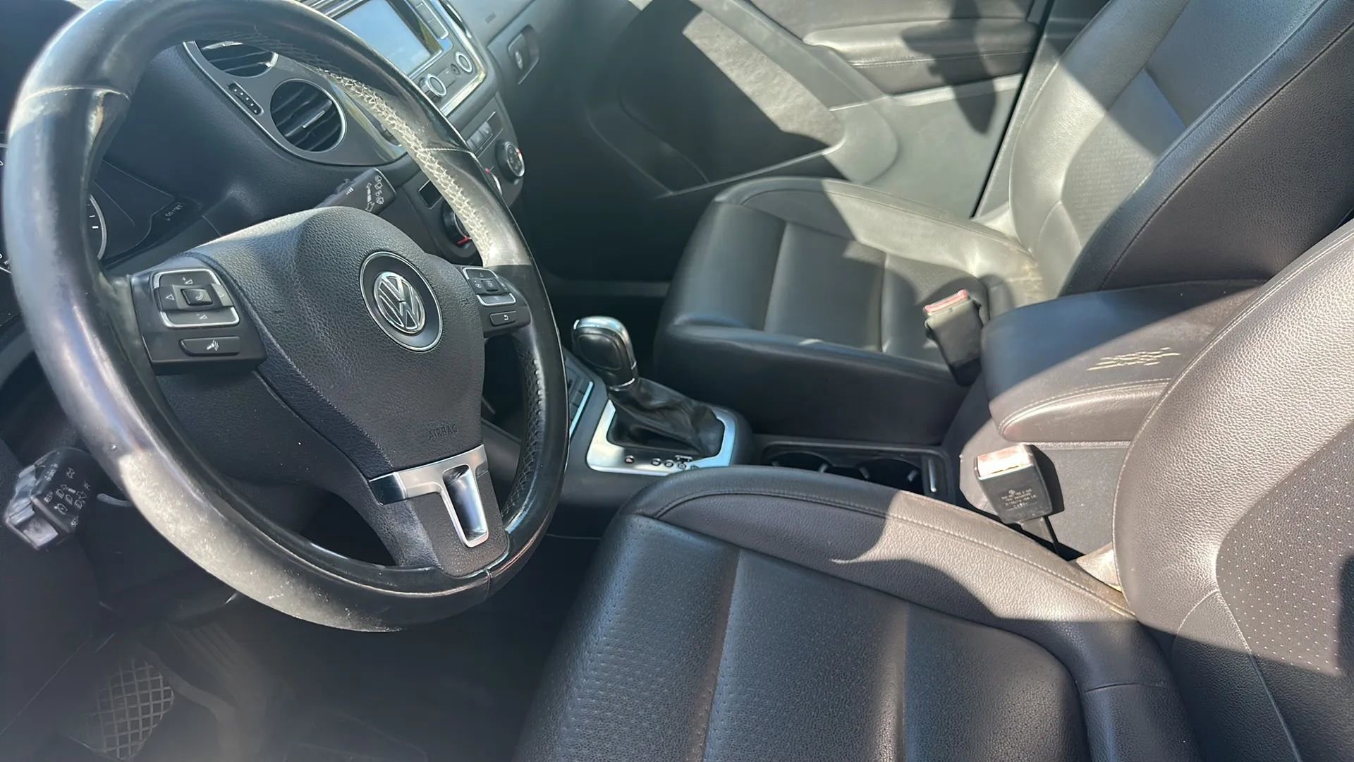 Used 2013 Volkswagen Tiguan SE image 25