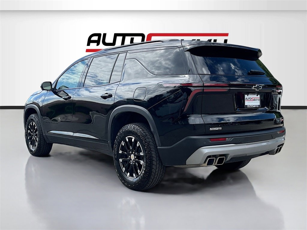 Used 2024 Chevrolet Traverse Z71 image 5