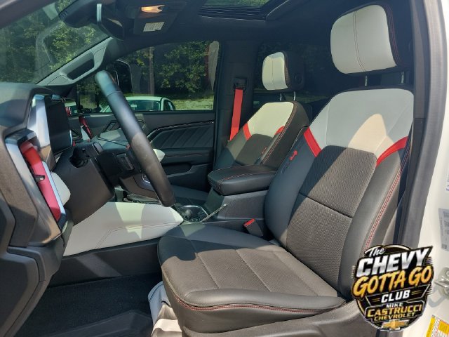 Used 2024 GMC Canyon AT4X AWD/4WD image 23